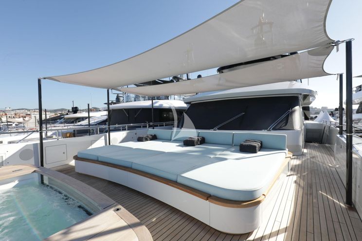Charter Yacht EH2 - Benetti Motopanfilo 37m - 5 Cabins - Cannes - Nice - Antibes - St Tropez - French Riviera - Monaco