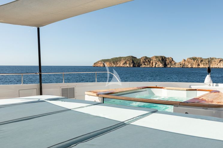 Charter Yacht EH2 - Benetti Motopanfilo 37m - 5 Cabins - Cannes - Nice - Antibes - St Tropez - French Riviera - Monaco