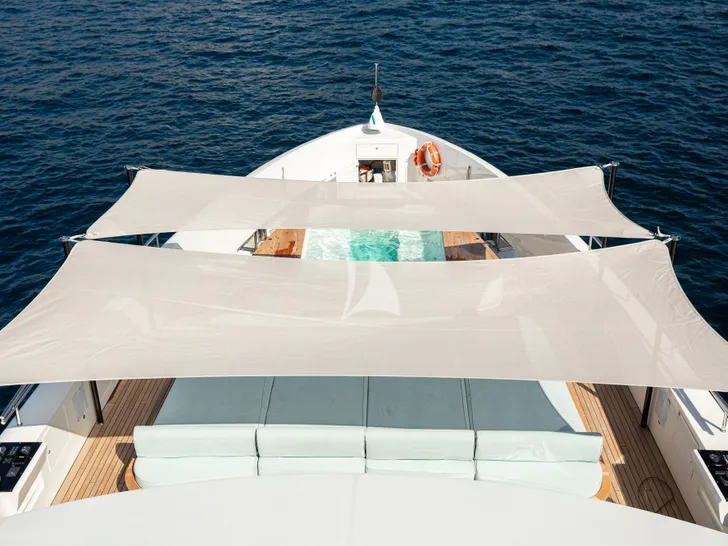 EH2 Benetti Motopanfilo 37m - foredeck EH2 Benetti Motopanfilo 37m - foredeck