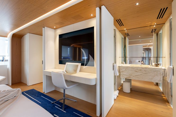 Charter Yacht EH2 - Benetti Motopanfilo 37m - 5 Cabins - Cannes - Nice - Antibes - St Tropez - French Riviera - Monaco