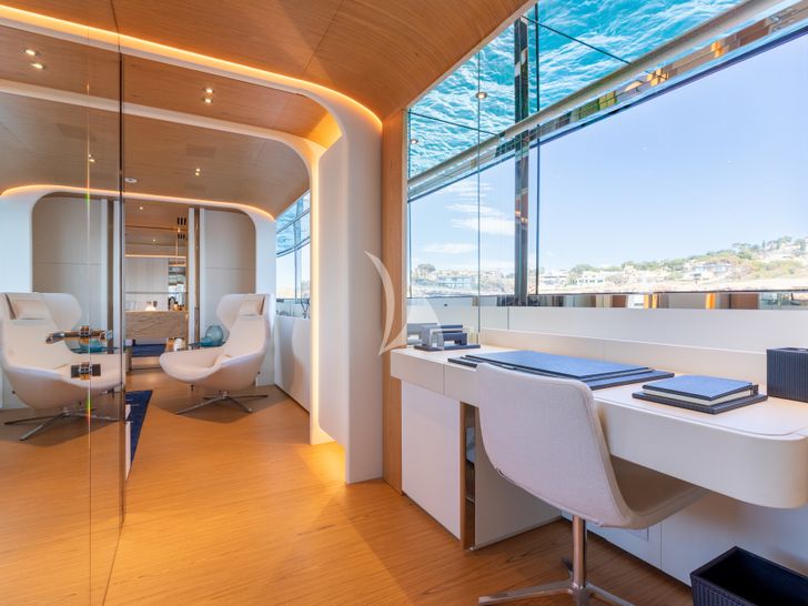 EH2 Benetti Motopanfilo 37m - master cabin study or work area EH2 Benetti Motopanfilo 37m - master cabin study or work area