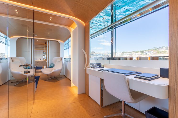 Charter Yacht EH2 - Benetti Motopanfilo 37m - 5 Cabins - Cannes - Nice - Antibes - St Tropez - French Riviera - Monaco