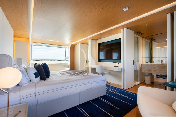 Charter Yacht EH2 - Benetti Motopanfilo 37m - 5 Cabins - Cannes - Nice - Antibes - St Tropez - French Riviera - Monaco