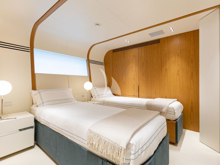 EH2 Benetti Motopanfilo 37m - twin cabin convertible to double EH2 Benetti Motopanfilo 37m - twin cabin convertible to double