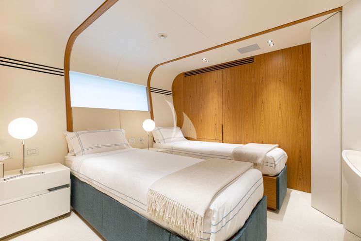 Charter Yacht EH2 - Benetti Motopanfilo 37m - 5 Cabins - Cannes - Nice - Antibes - St Tropez - French Riviera - Monaco