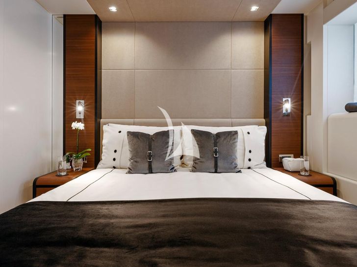 ELA Heesen Home 5000 FDHF VIP cabin ELA Heesen Home 5000 FDHF VIP cabin