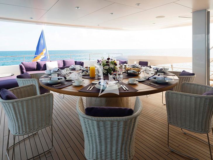 ELA Heesen Home 5000 FDHF alfresco dining set up ELA Heesen Home 5000 FDHF alfresco dining set up