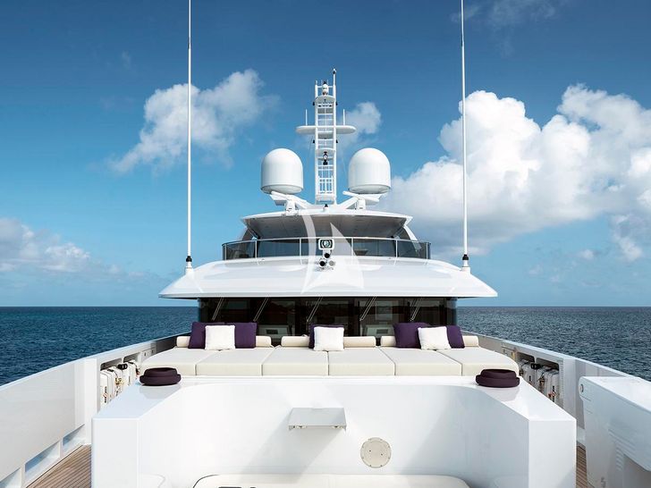 ELA Heesen Home 5000 FDHF foredeck sun beds ELA Heesen Home 5000 FDHF foredeck sun beds