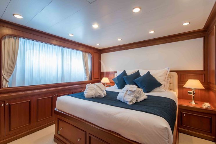 Charter Yacht ELENI - CBI Navi 33 - 5 Cabins - Cannes - St Tropez - Monaco