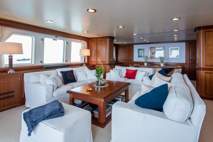 Charter Yacht ELENI - CBI Navi 33 - 5 Cabins - Cannes - St Tropez - Monaco