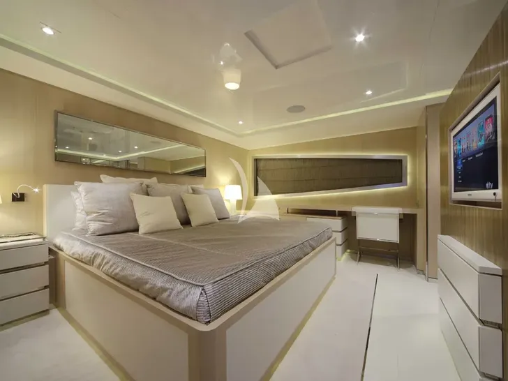 ELENI 60M CRN 60 - VIP cabin 2 ELENI 60M CRN 60 - VIP cabin 2