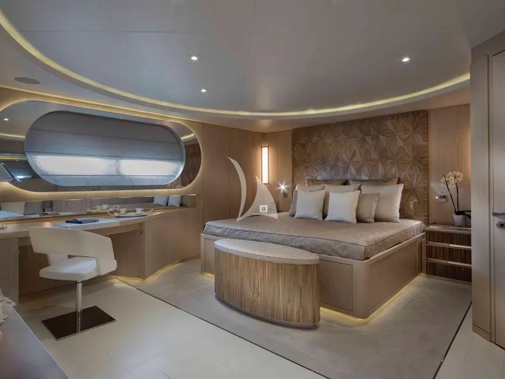 ELENI 60M CRN 60 - VIP cabin 1 ELENI 60M CRN 60 - VIP cabin 1