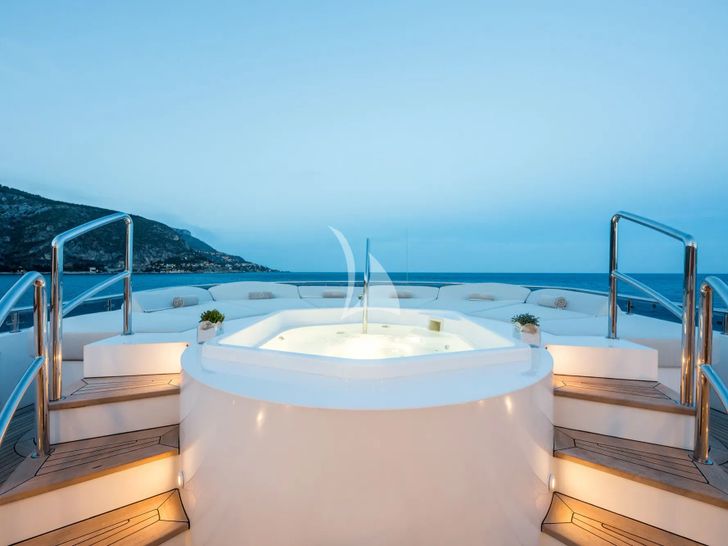 ELENI CBI Navi 50m - jacuzzi ELENI CBI Navi 50m - jacuzzi