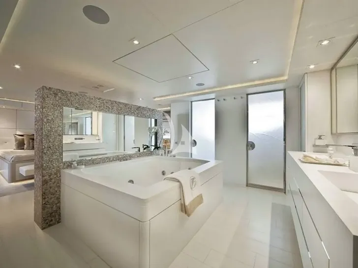 ELENI 60M CRN 60 - master cabin bathroom ELENI 60M CRN 60 - master cabin bathroom