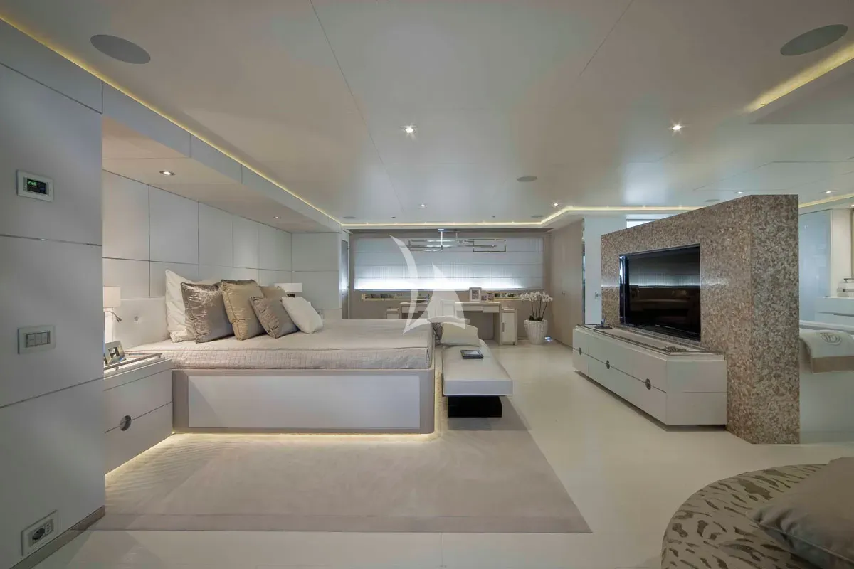 Charter Yacht ELENI 60M - CRN 60 - 6 Cabins - Cannes - St Tropez - Nice - Antibes - Monaco - French Riviera