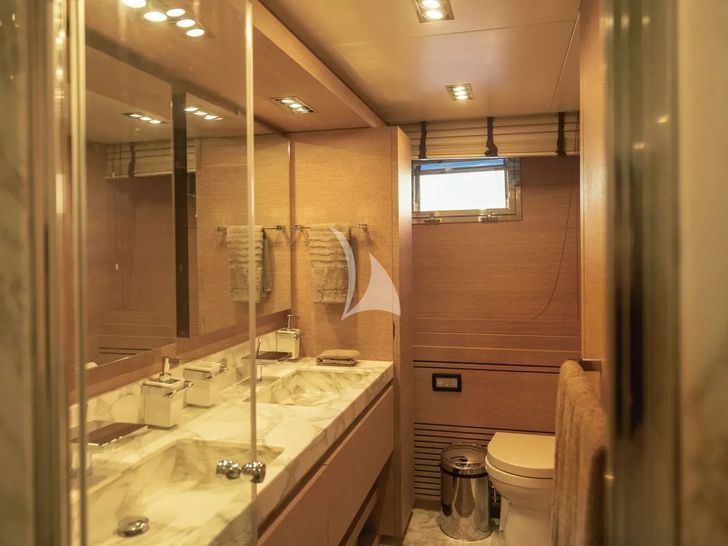 ELEVEN I Italcraft 90 master cabin bathroom ELEVEN I Italcraft 90 master cabin bathroom