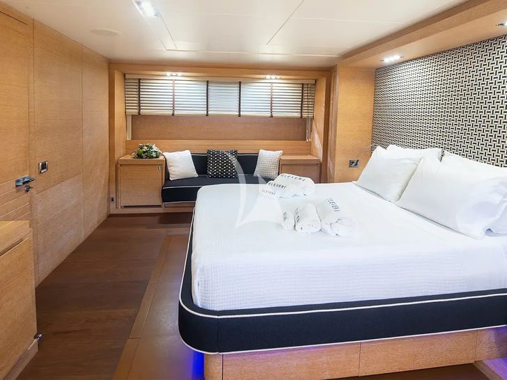 ELEVEN I Italcraft 90 master cabin bed and seating ELEVEN I Italcraft 90 master cabin bed and seating