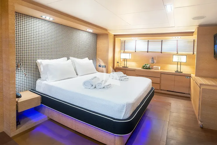 Charter Yacht ELEVEN I - Italcraft 90 - 4 Cabins - Athens - Mykonos - Paros - Cyclades - Greece