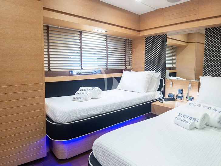 ELEVEN I Italcraft 90 twin cabin 2 bathroom ELEVEN I Italcraft 90 twin cabin 2 bathroom