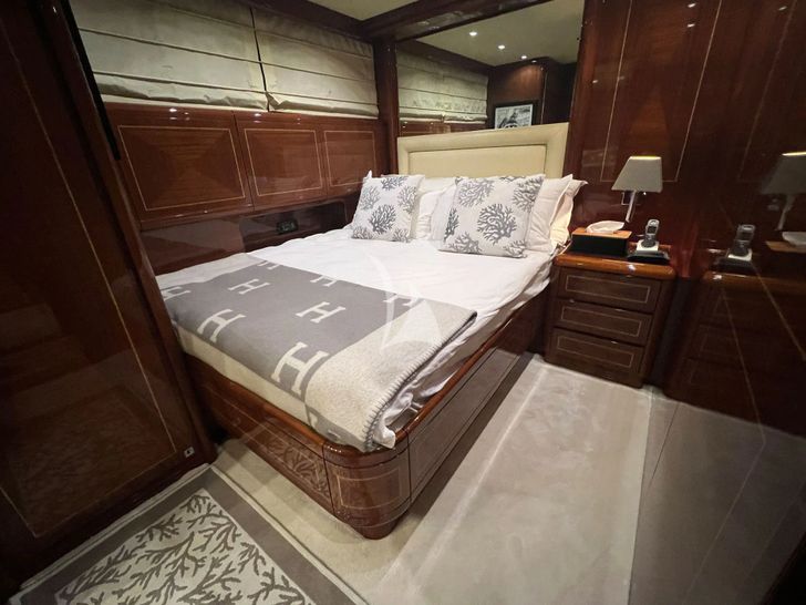 ELTON II Mangusta 72 - VIP cabin ELTON II Mangusta 72 - VIP cabin