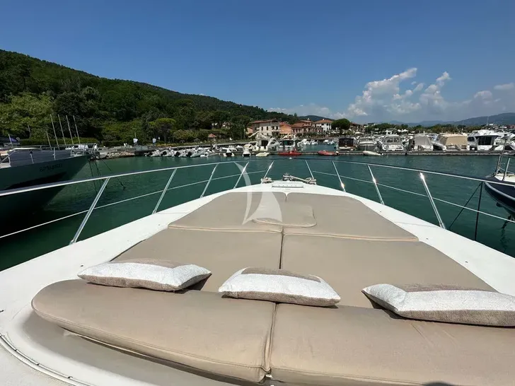 ELTON II Mangusta 72 - foredeck ELTON II Mangusta 72 - foredeck