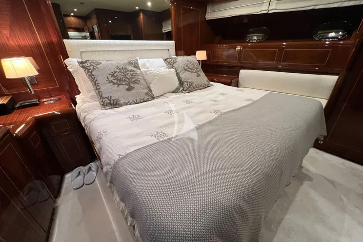 Charter Yacht ELTON II - Mangusta 72 - 3 Cabins - Frejus - Cannes - Nice - Antibes - St Tropez - French Riviera - Monaco