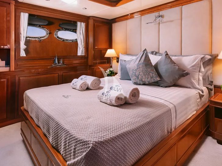 ELVI Posillipo Technema 95s - VIP cabin 1 ELVI Posillipo Technema 95s - VIP cabin 1