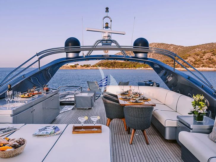 ELVI Posillipo Technema 95s - flybridge ELVI Posillipo Technema 95s - flybridge