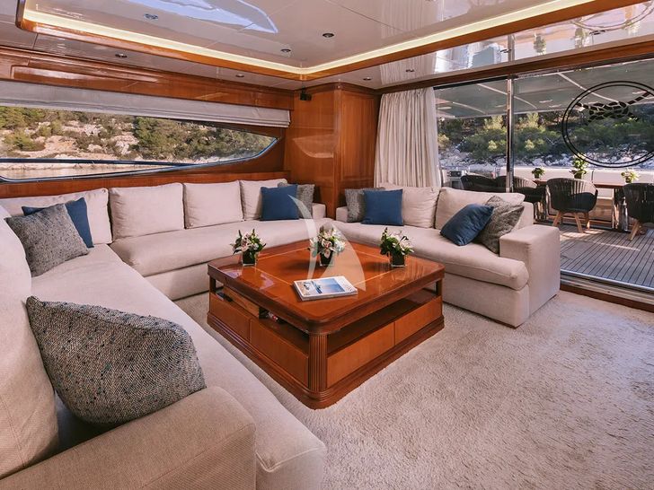 ELVI Posillipo Technema 95s - saloon seating ELVI Posillipo Technema 95s - saloon seating