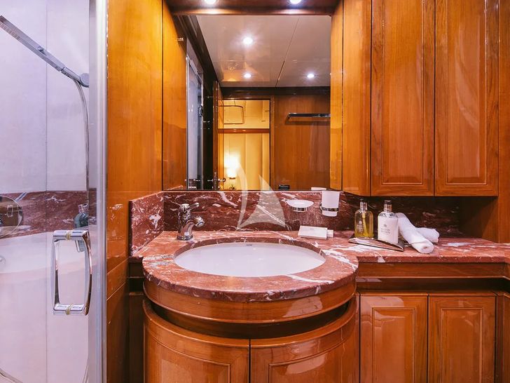 ELVI Posillipo Technema 95s - twin cabin 2 bathroom ELVI Posillipo Technema 95s - twin cabin 2 bathroom