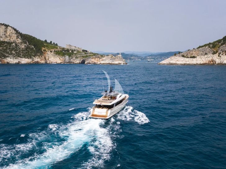 EM3 Sanlorenzo SD90 - cruising aft view EM3 Sanlorenzo SD90 - cruising aft view