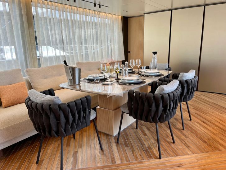 EM3 Sanlorenzo SD90 - indoor dining area EM3 Sanlorenzo SD90 - indoor dining area