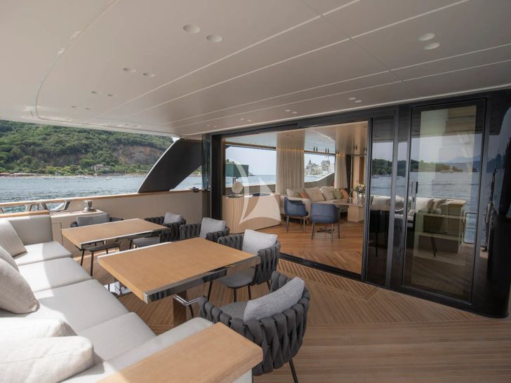 EM3 Sanlorenzo SD90 - main saloon entrance EM3 Sanlorenzo SD90 - main saloon entrance