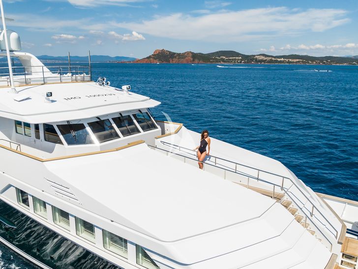 EMERALD Feadship 50m - foredeck EMERALD Feadship 50m - foredeck