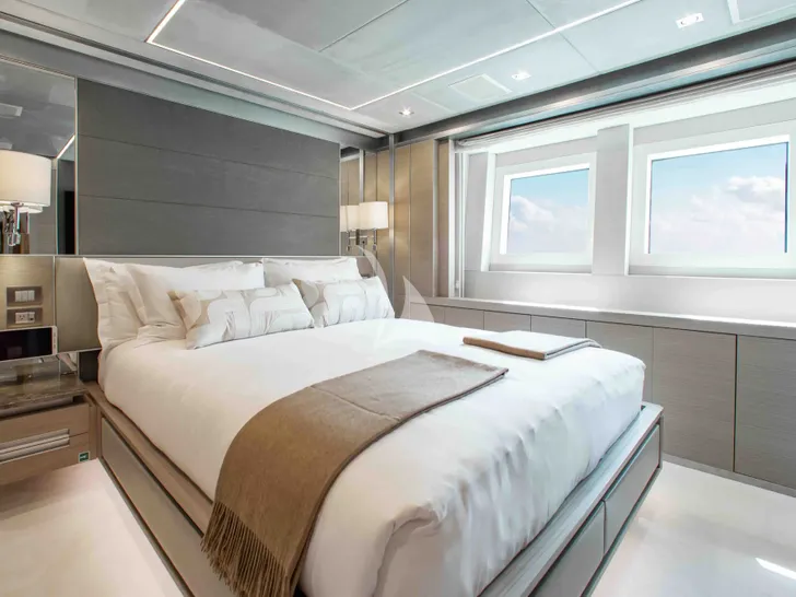 EMINA Benetti Fast 140 - VIP cabin 1 EMINA Benetti Fast 140 - VIP cabin 1