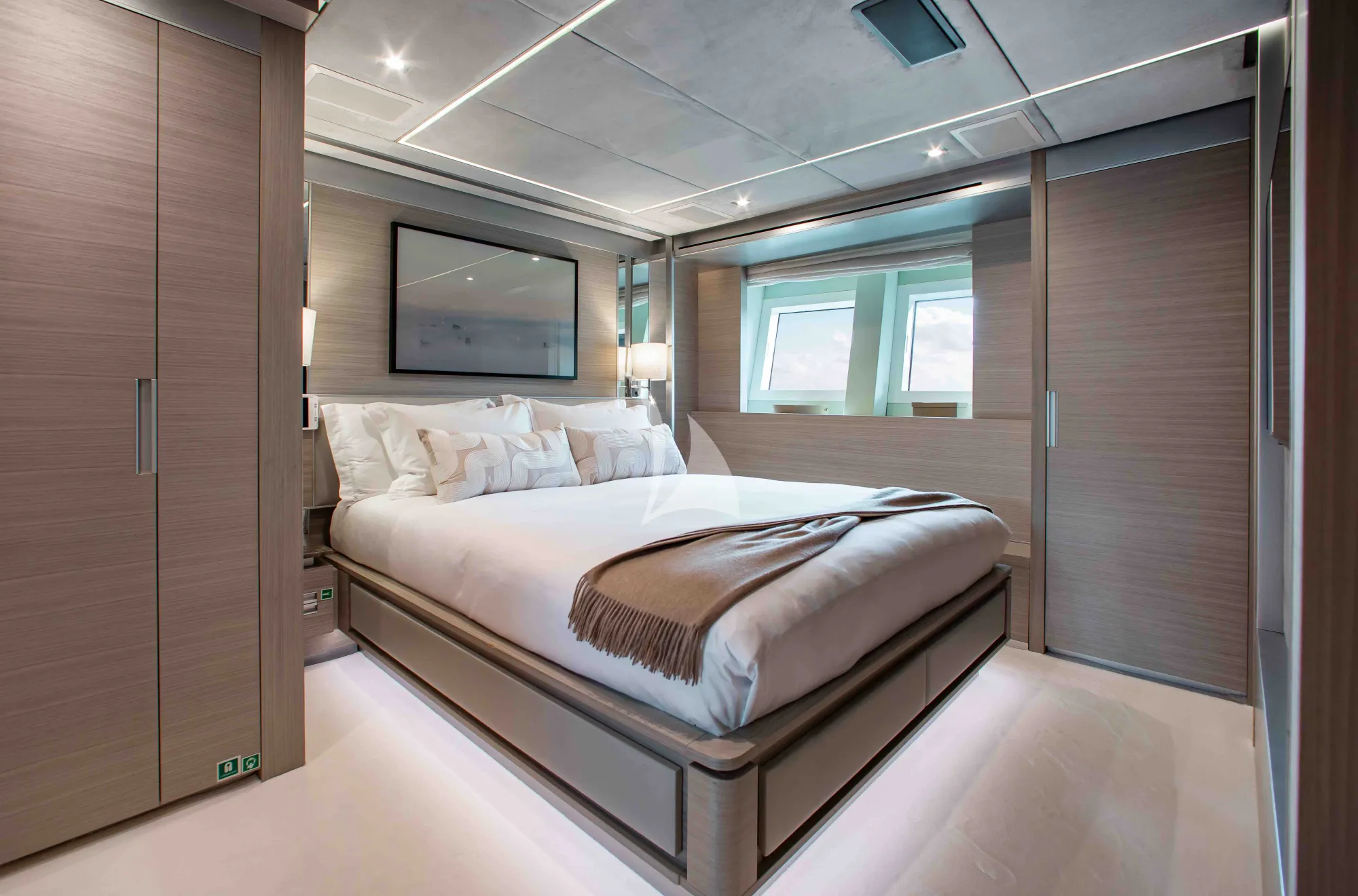 Charter Yacht EMINA - Benetti Fast 140 - 6 Cabins - Nassau - Exumas - Bahamas