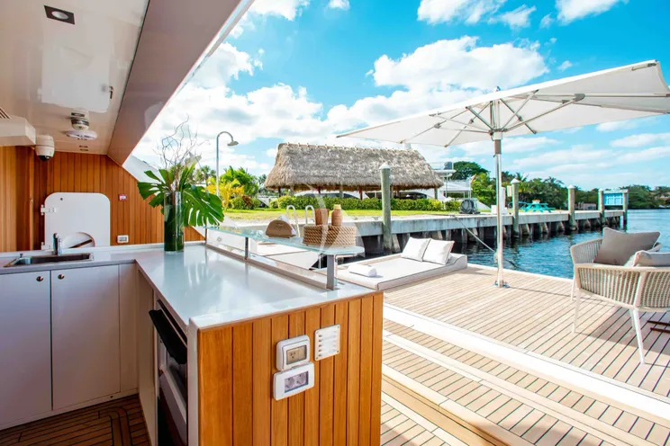 Charter Yacht EMINA - Benetti Fast 140 - 6 Cabins - Nassau - Exumas - Bahamas