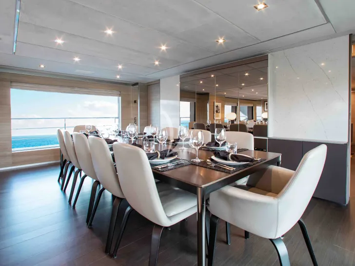 EMINA Benetti Fast 140 - main dining set up EMINA Benetti Fast 140 - main dining set up