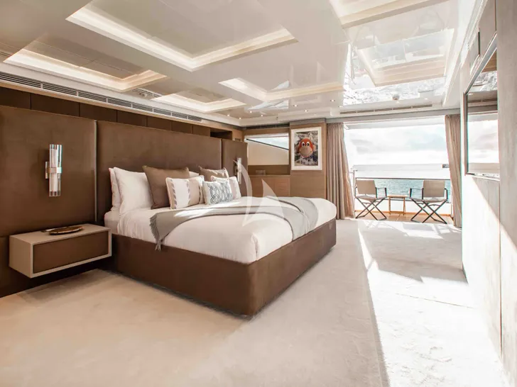 EMINA Benetti Fast 140 - master cabin EMINA Benetti Fast 140 - master cabin