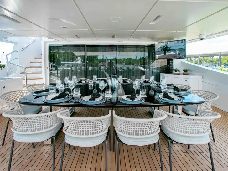 EMINA Benetti Fast 140 - sky deck alfresco dining area EMINA Benetti Fast 140 - sky deck alfresco dining area