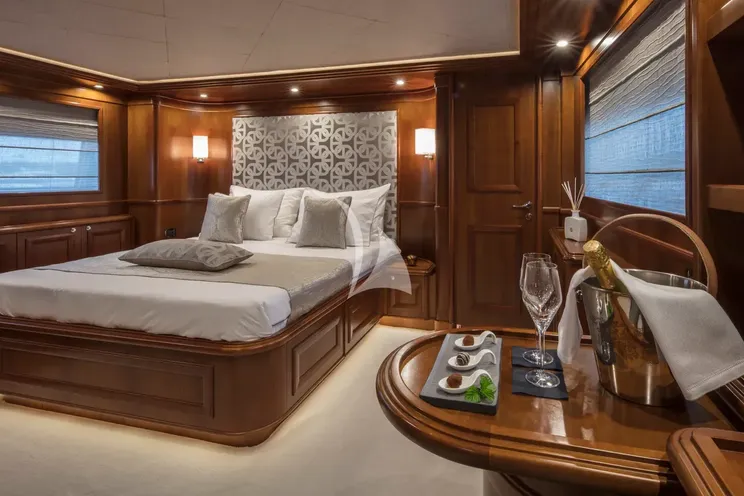 Charter Yacht ENA - Ferretti Custom Line Navetta 30 - 5 Cabins - Zadar - Split - Dubrovnik - Hvar - Croatia