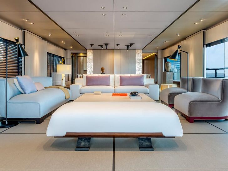 ENDEAVOUR 2 RossiNavi 50 saloon ENDEAVOUR 2 RossiNavi 50 saloon