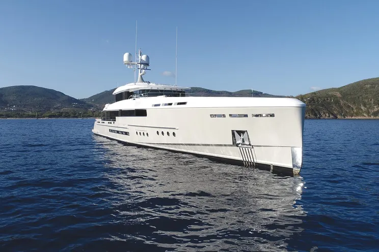 Charter Yacht ENDEAVOUR 2 - Rossinavi 50m - Amalfi Coast - St Tropez - Naples - Sicily - Monaco - Cannes- Sardinia