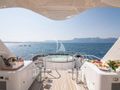 ENDLESS SUMMER Benetti Tradition 100 - flybridge jacuzzi ENDLESS SUMMER Benetti Tradition 100 - flybridge jacuzzi