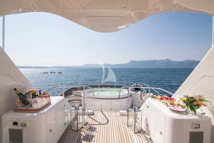 Charter Yacht ENDLESS SUMMER - Benetti Tradition 100 - 4 Cabins - Cannes - Monaco - St Tropez - French Riviera