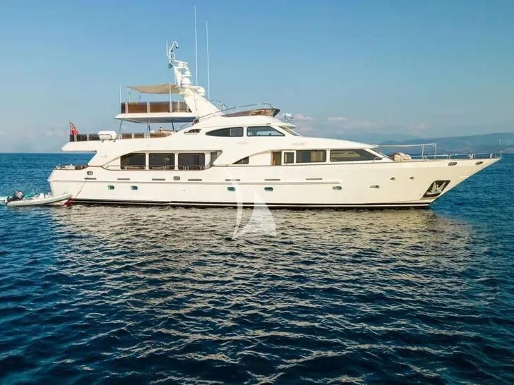 ENDLESS SUMMER Benetti Tradition 100 - profile ENDLESS SUMMER Benetti Tradition 100 - profile