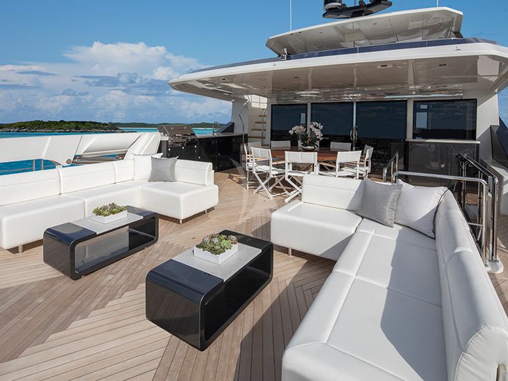 ENTREPRENEUR Ocean Alexander 116 Bridge Deck Aft