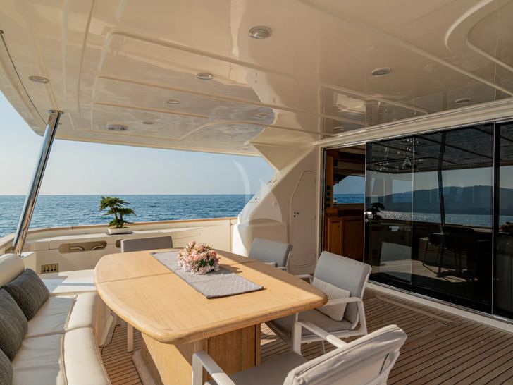 EOLIA Ferretti Aft Deck EOLIA Ferretti Aft Deck