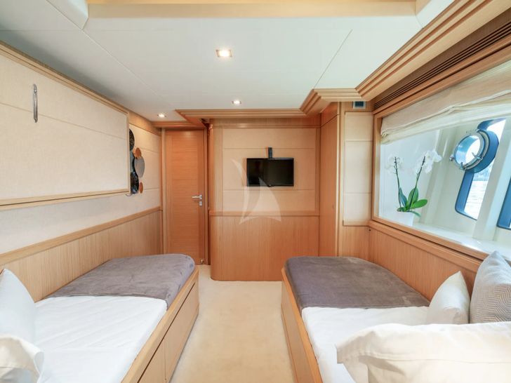 EOLIA Ferretti Twin 2 EOLIA Ferretti Twin 2