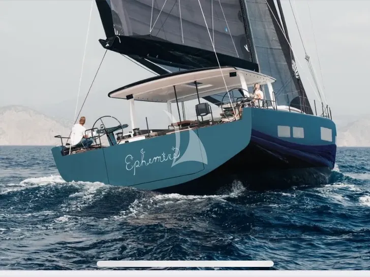 EPHEMERE YYacht Y9 - aft shot cruising EPHEMERE YYacht Y9 - aft shot cruising